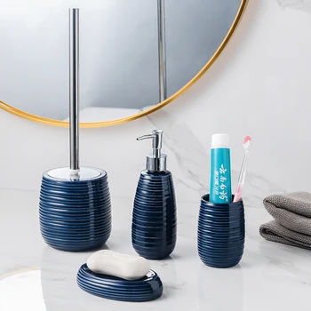 כחול קרמיקה האמבטיה ערכת לשטוף סט הפה כוס קרם בקבוק סבון כלים מברשת אסלה אמבטיה 4 חלקים סט אביזרי קישוט