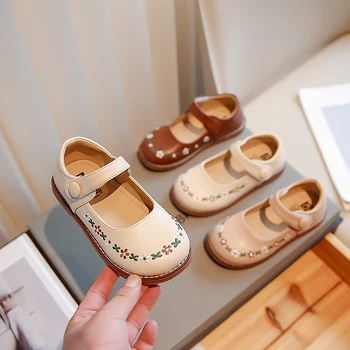 2023 פרח רקמה אופנה ילדים נעלי עור עגול רדוד-בוהן ילדים Hook & Loop בנות נעלי עור אופנתי בסגנון צרפתי