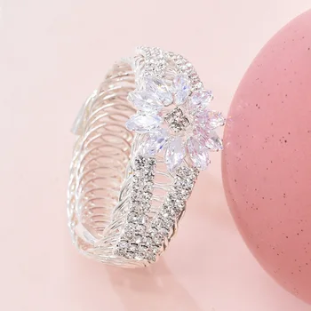 כסף מצופה קריסטל פרח צמיד לנשים Europ אמריקנית רחובות צמידי יהלומים מלאכותיים הכלה החתונה יד תכשיטים
